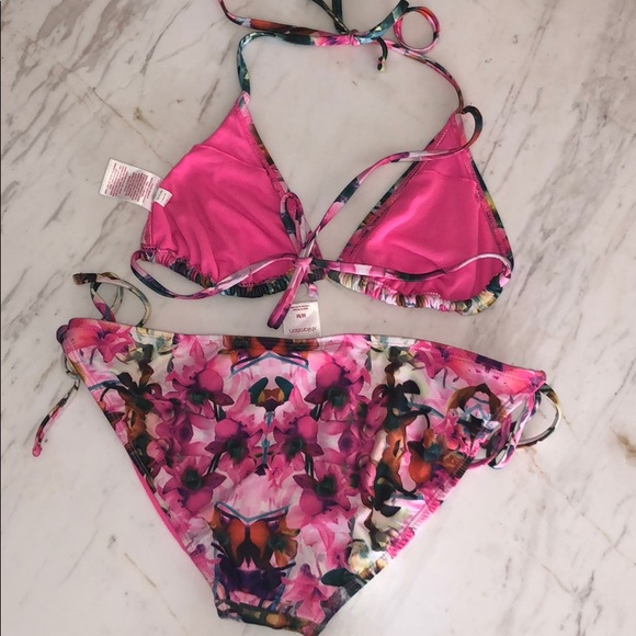 Pink floral swimwear! 🌸🌺 - Picture 4 of 4